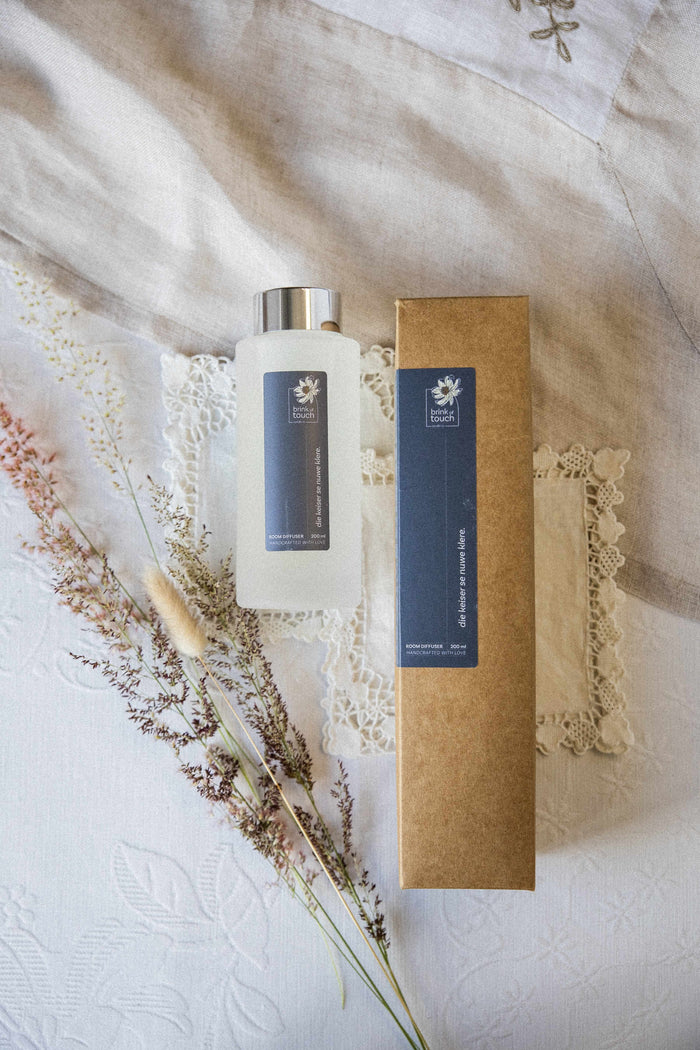 Afrikaanse Diffuser | Die Keiser Se Nuwe Klere by Brink of Touch