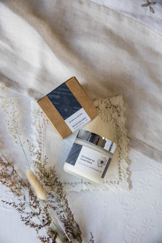 Afrikaanse Klein Kersie | Die Keiser Se Nuwe Klere mini candle - close up