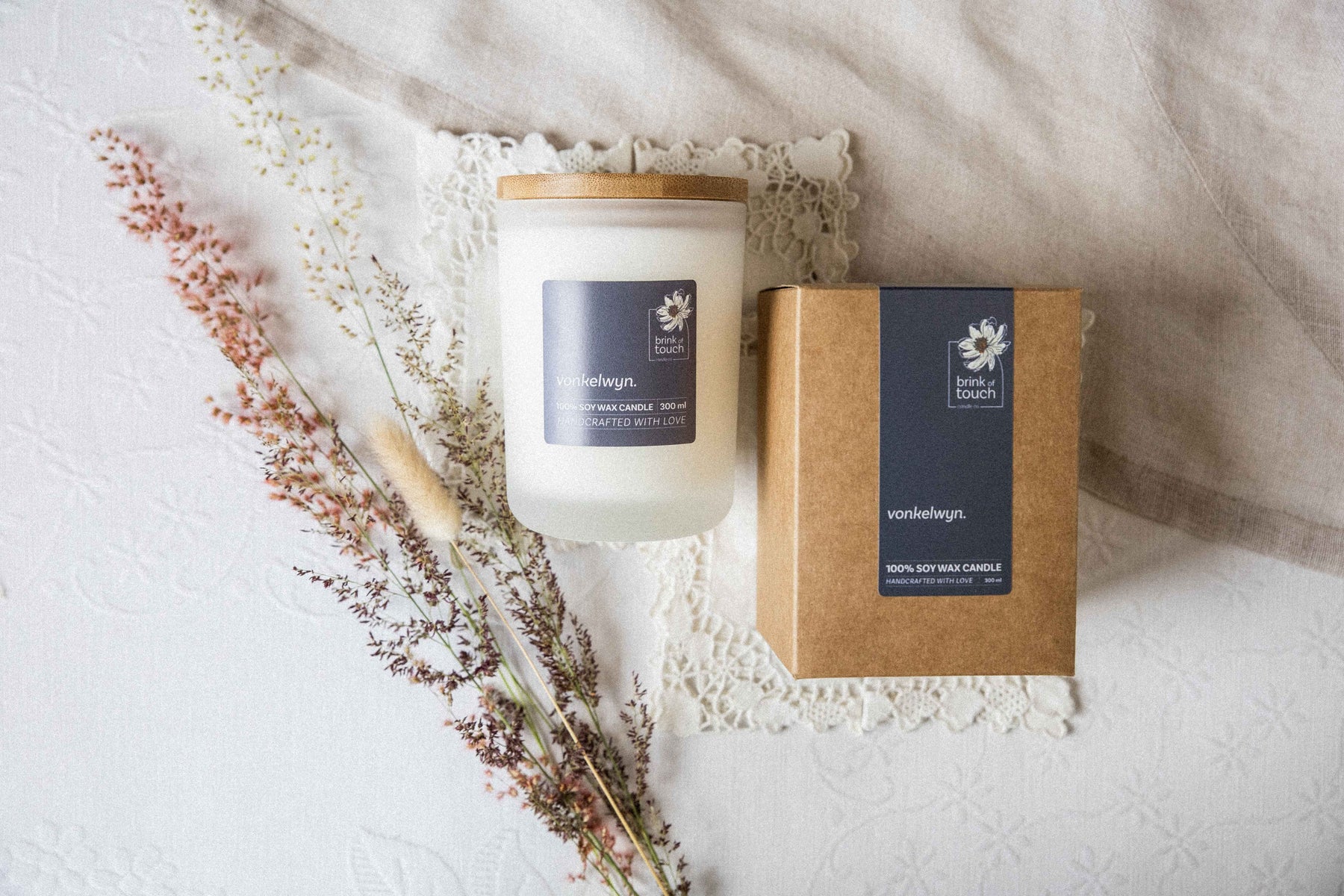 Afrikaanse Kers | Vonkelwyn candle - styled shot