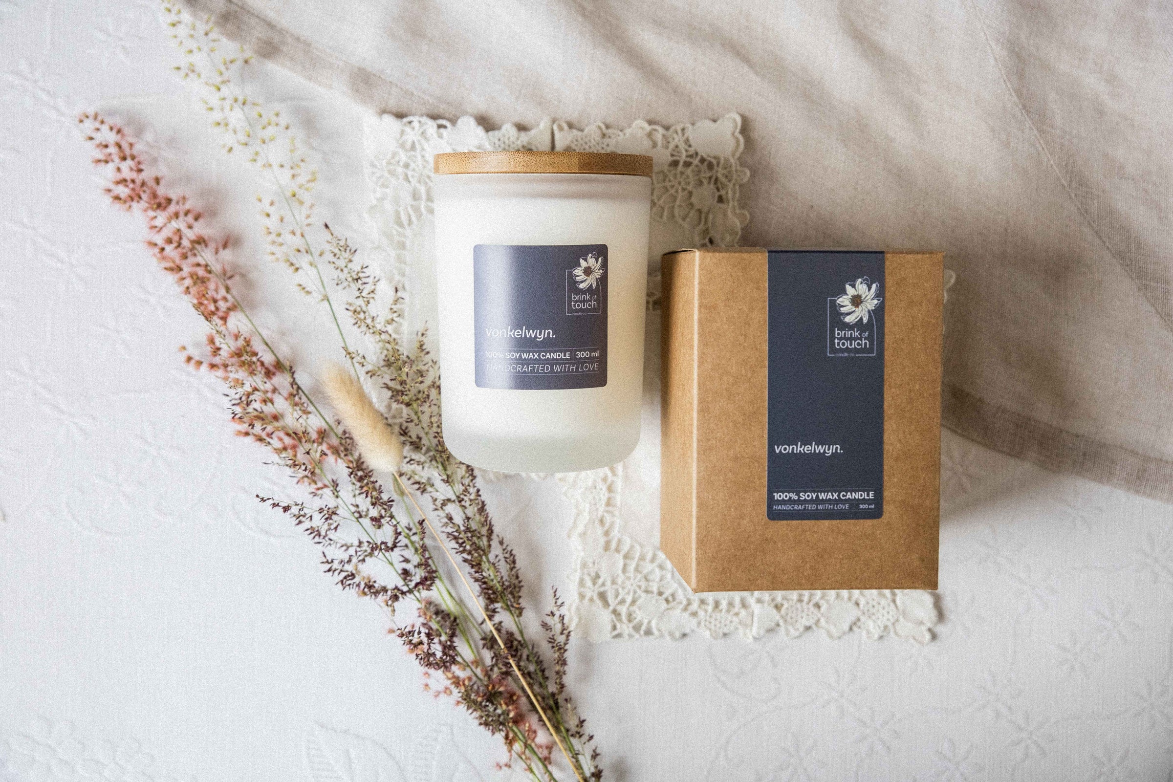 Afrikaanse Kers | Vonkelwyn candle - styled shot