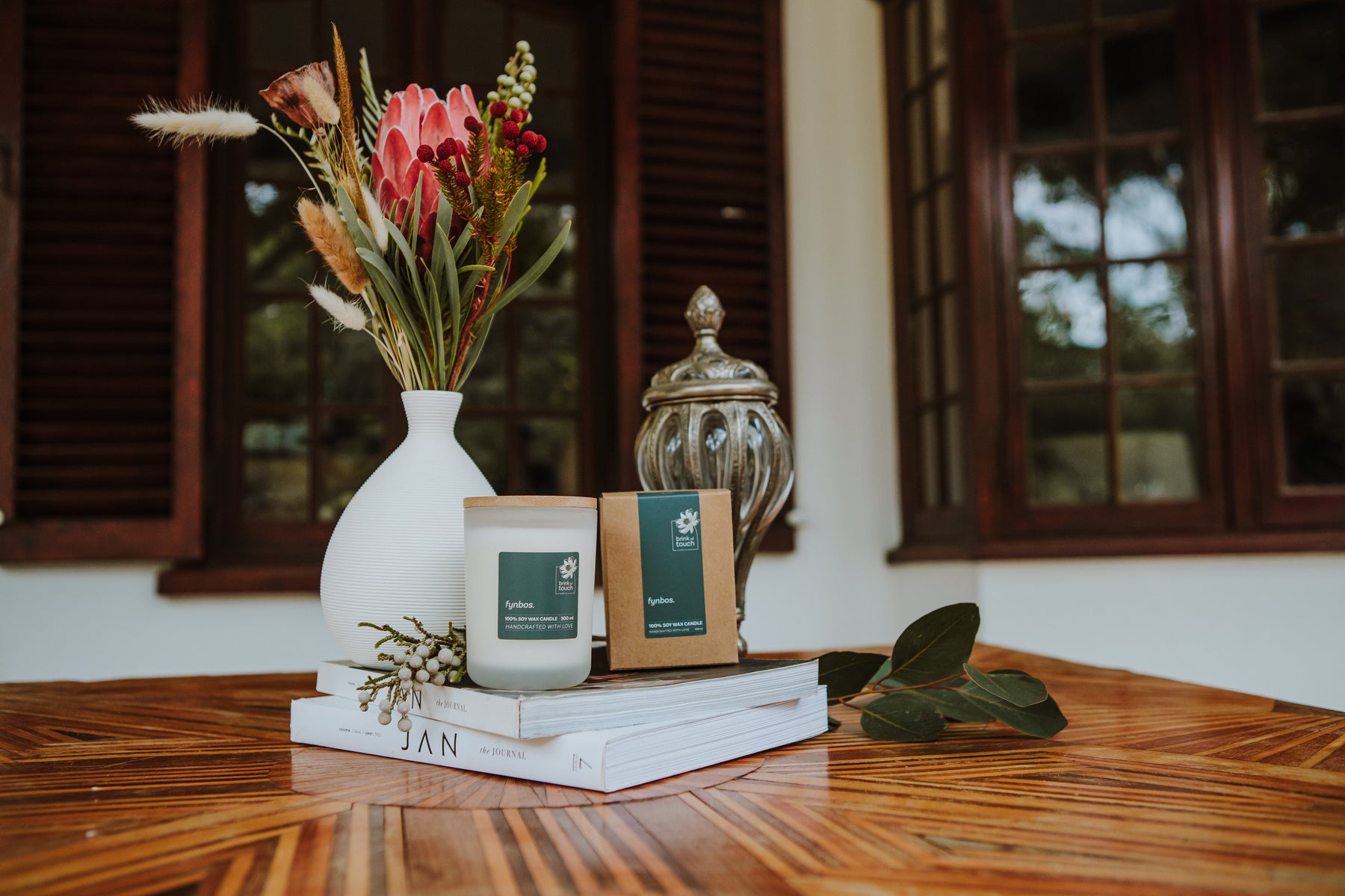 Afrikaanse Kers | Fynbos candle - styled shot